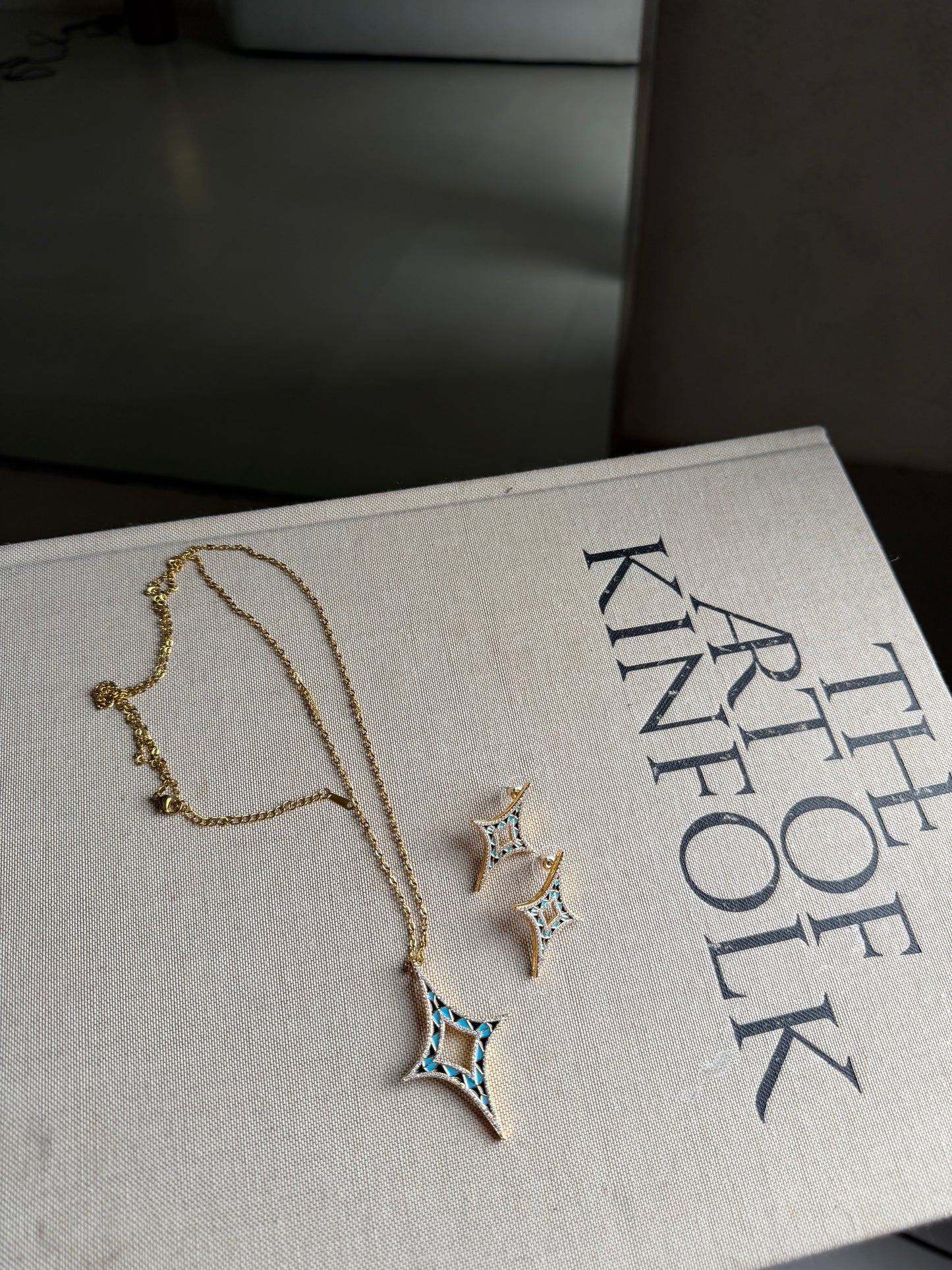 Gold blue غويشه